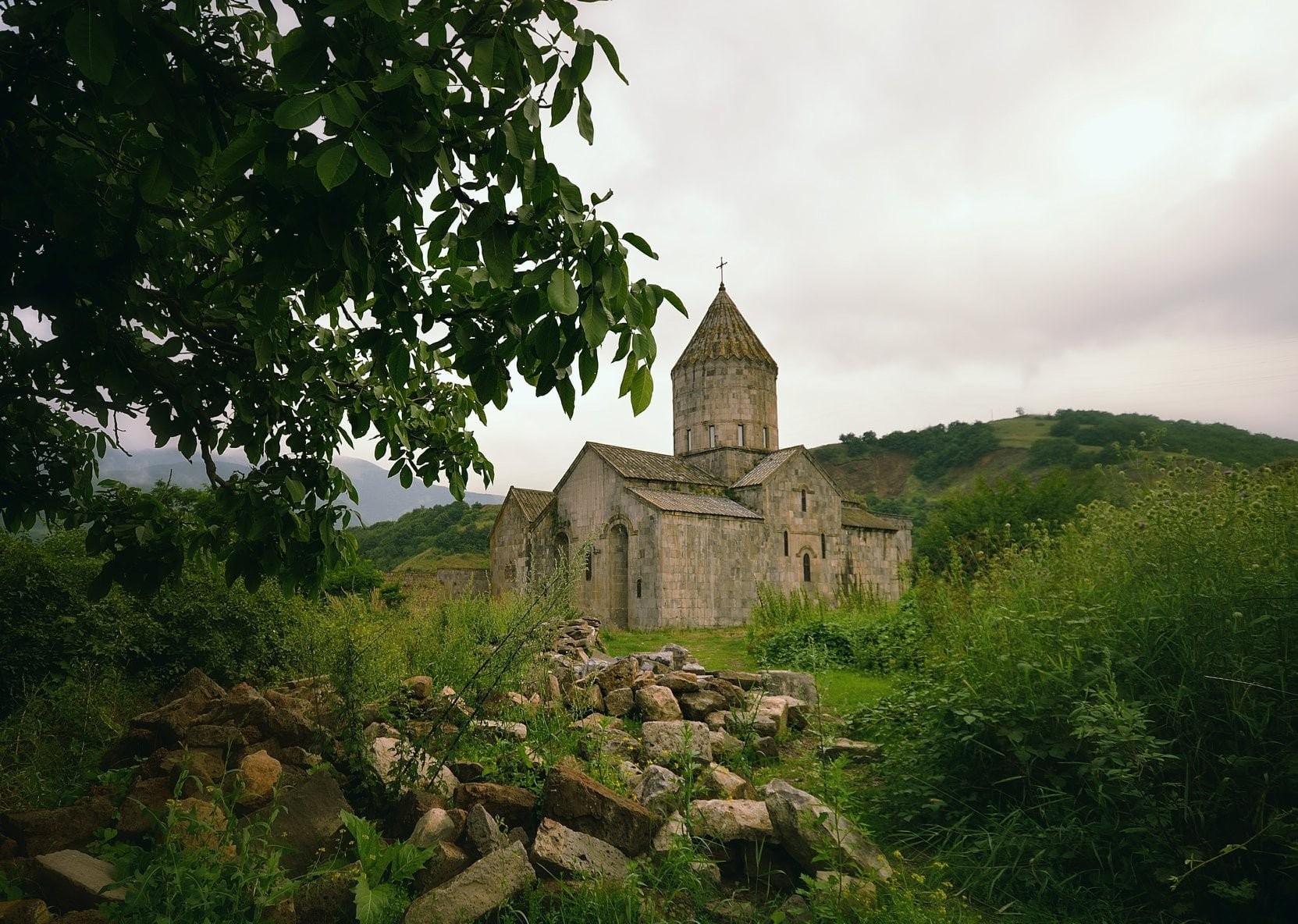 Աստված խոսում է ներսի՞ց, թե՞ դրսից