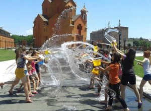 Վարդավառն Արարատյան Հայրապետական թեմում